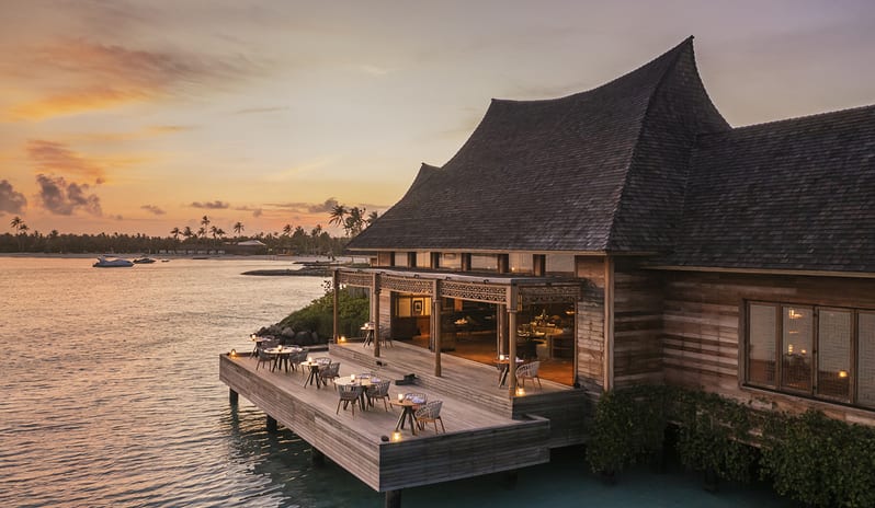 Waldorf Astoria Maldives_LiLong_Sunset Aerial
